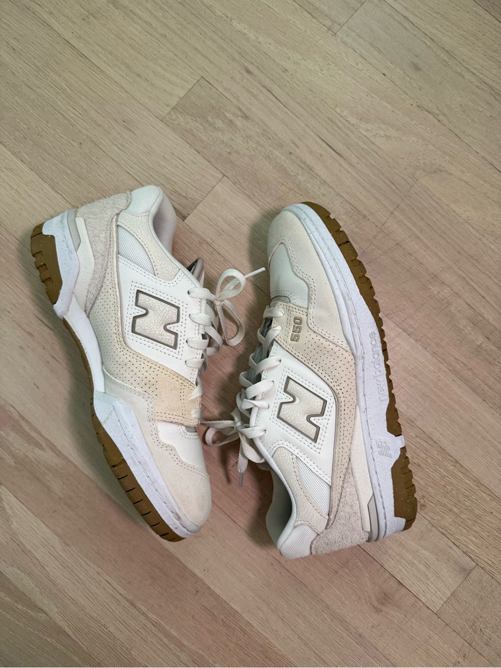 New Balance 550 Sneaker in Cream and Gum